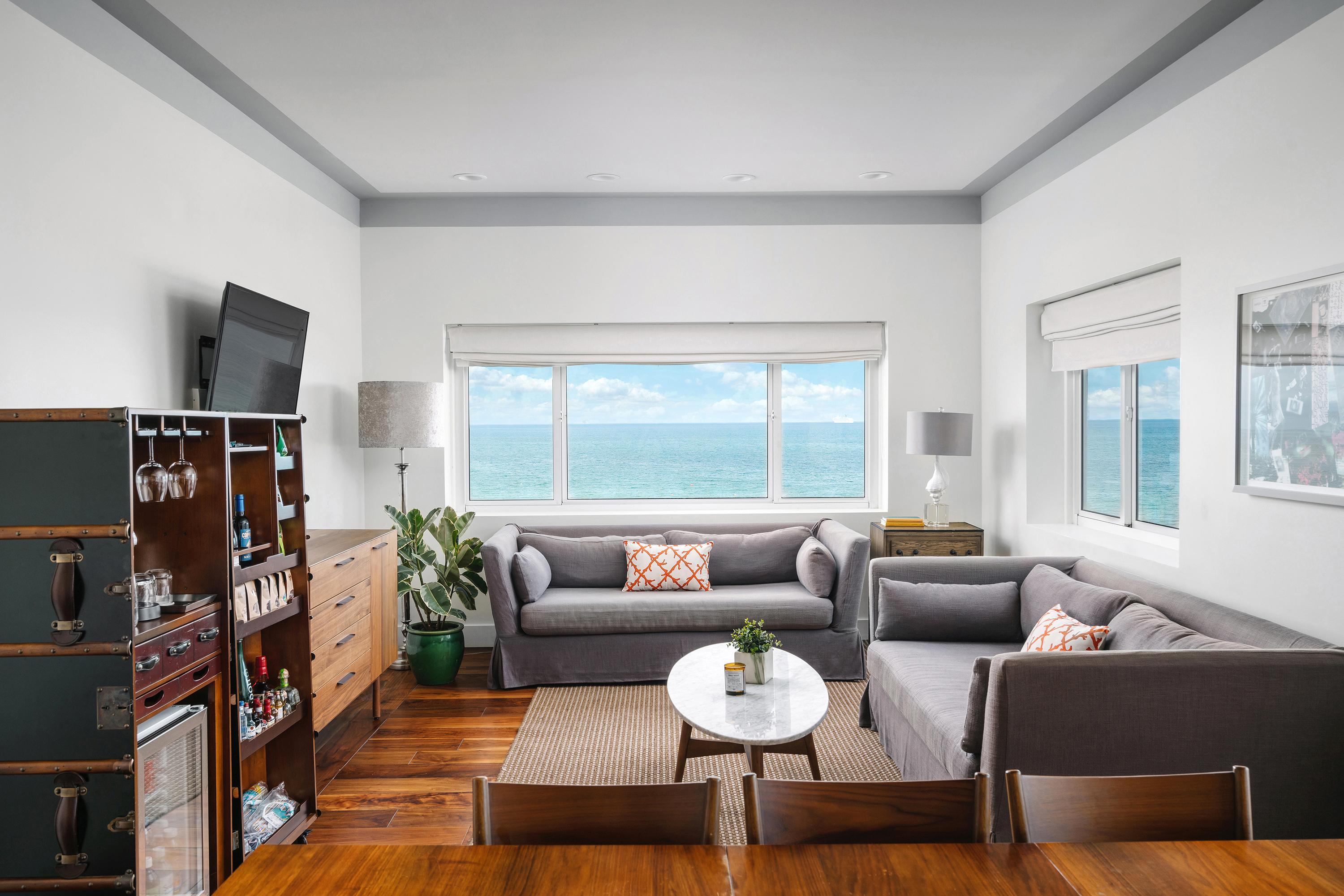 Nautilus Sonesta Miami Beach Exteriér fotografie A living room in a condominium