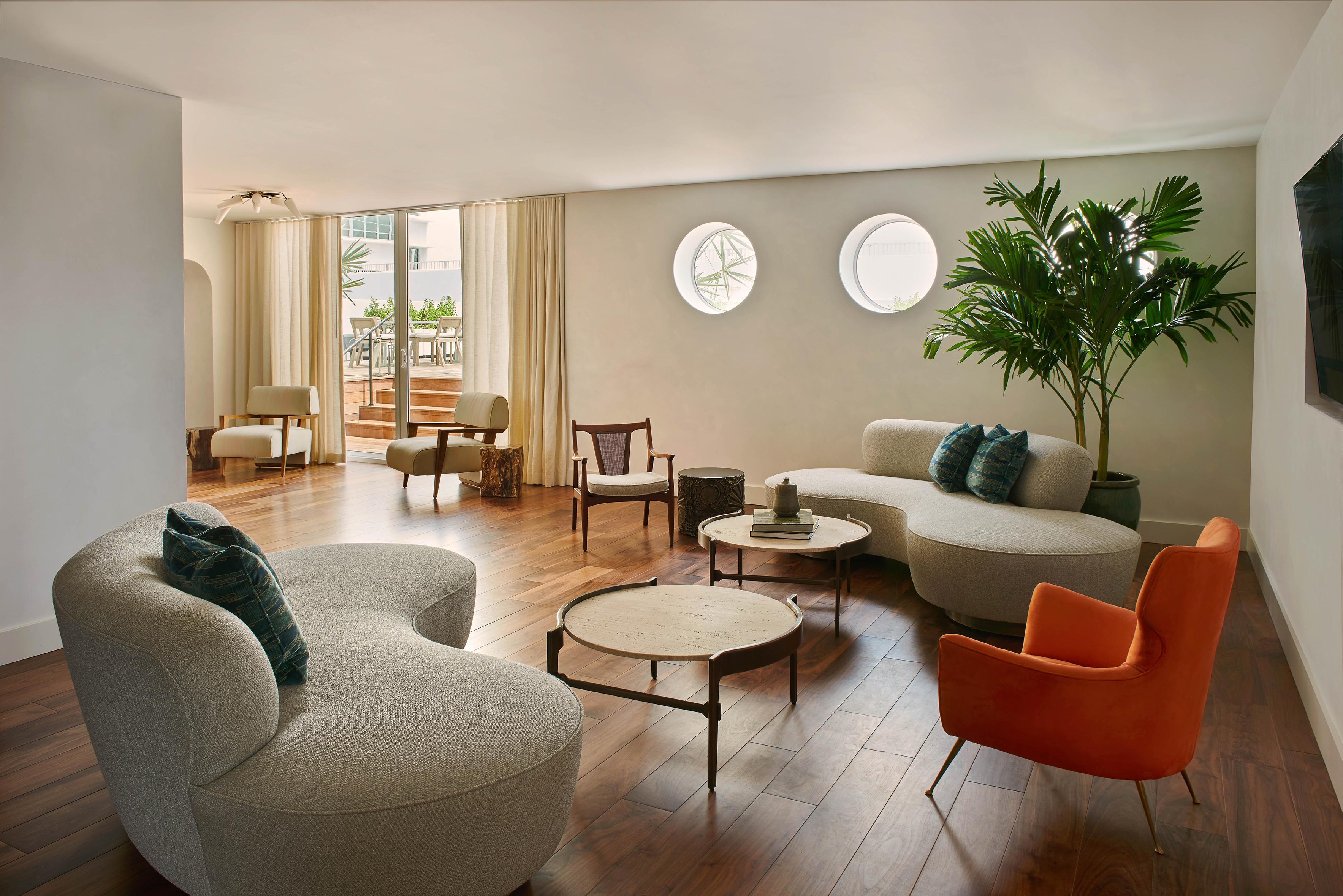 Nautilus Sonesta Miami Beach Exteriér fotografie The Living Room at The Standard East Village