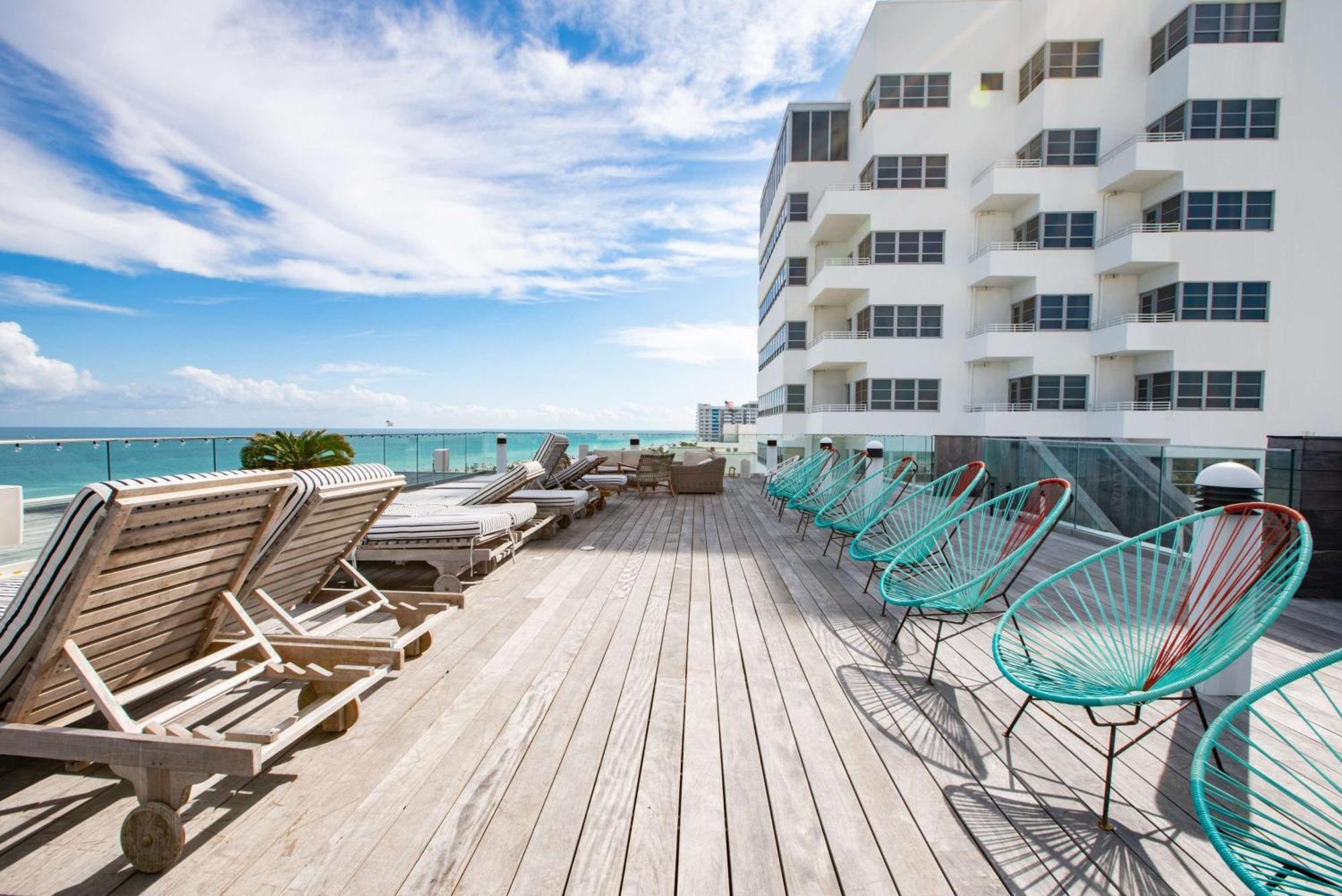Nautilus Sonesta Miami Beach Exteriér fotografie Rooftop pool at the SLS Brickell