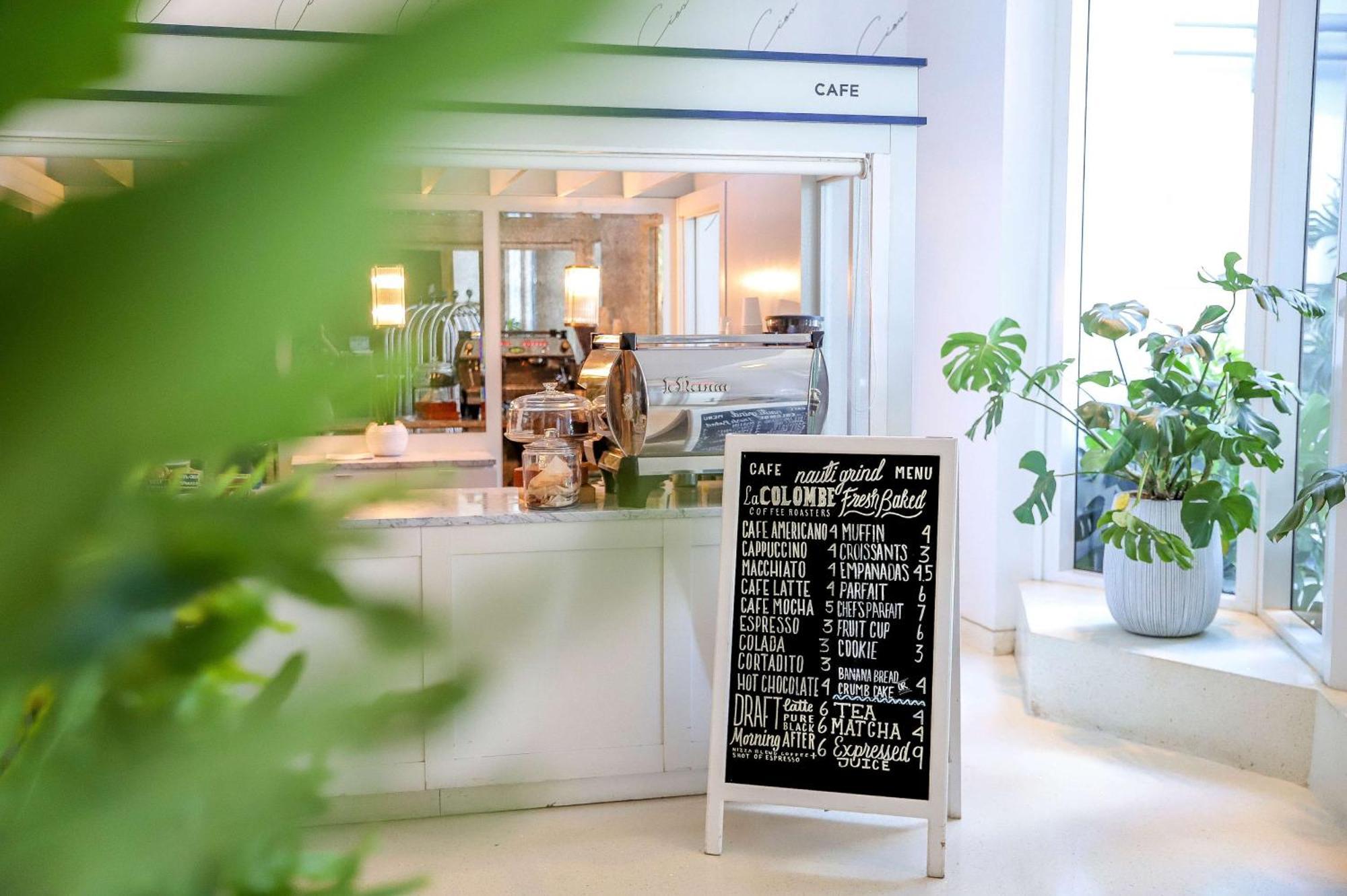 Nautilus Sonesta Miami Beach Exteriér fotografie Café