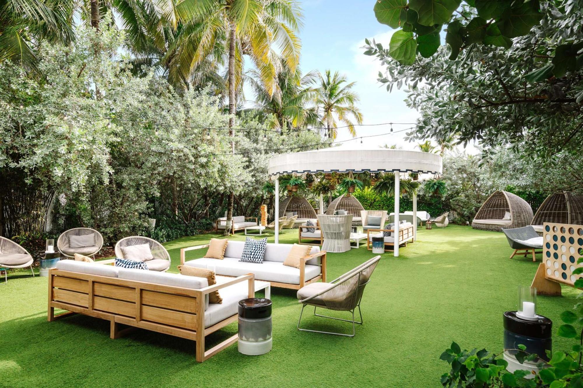 Nautilus Sonesta Miami Beach Exteriér fotografie The Garden at The Standard, East Village