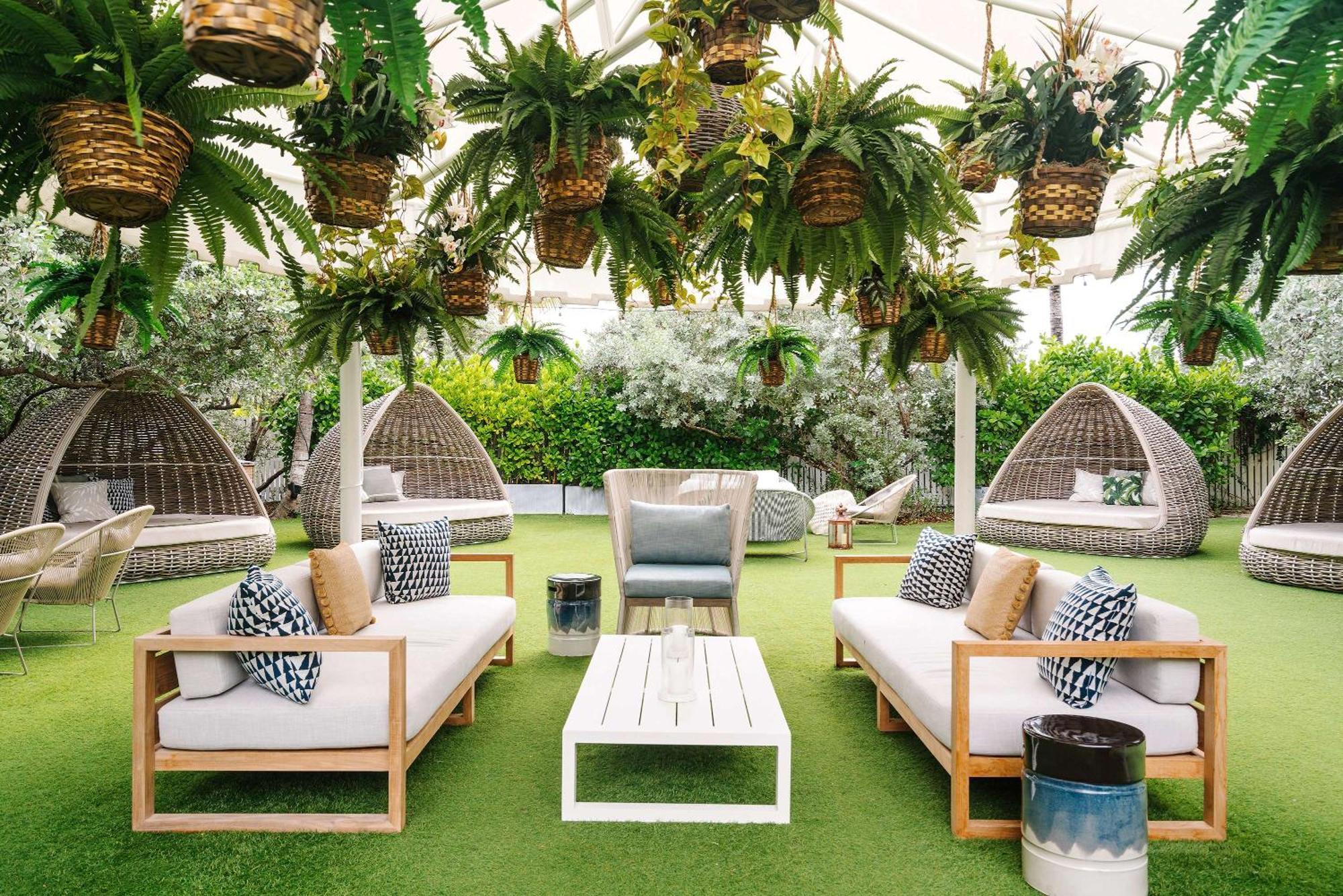 Nautilus Sonesta Miami Beach Exteriér fotografie The Garden at The Standard East Village