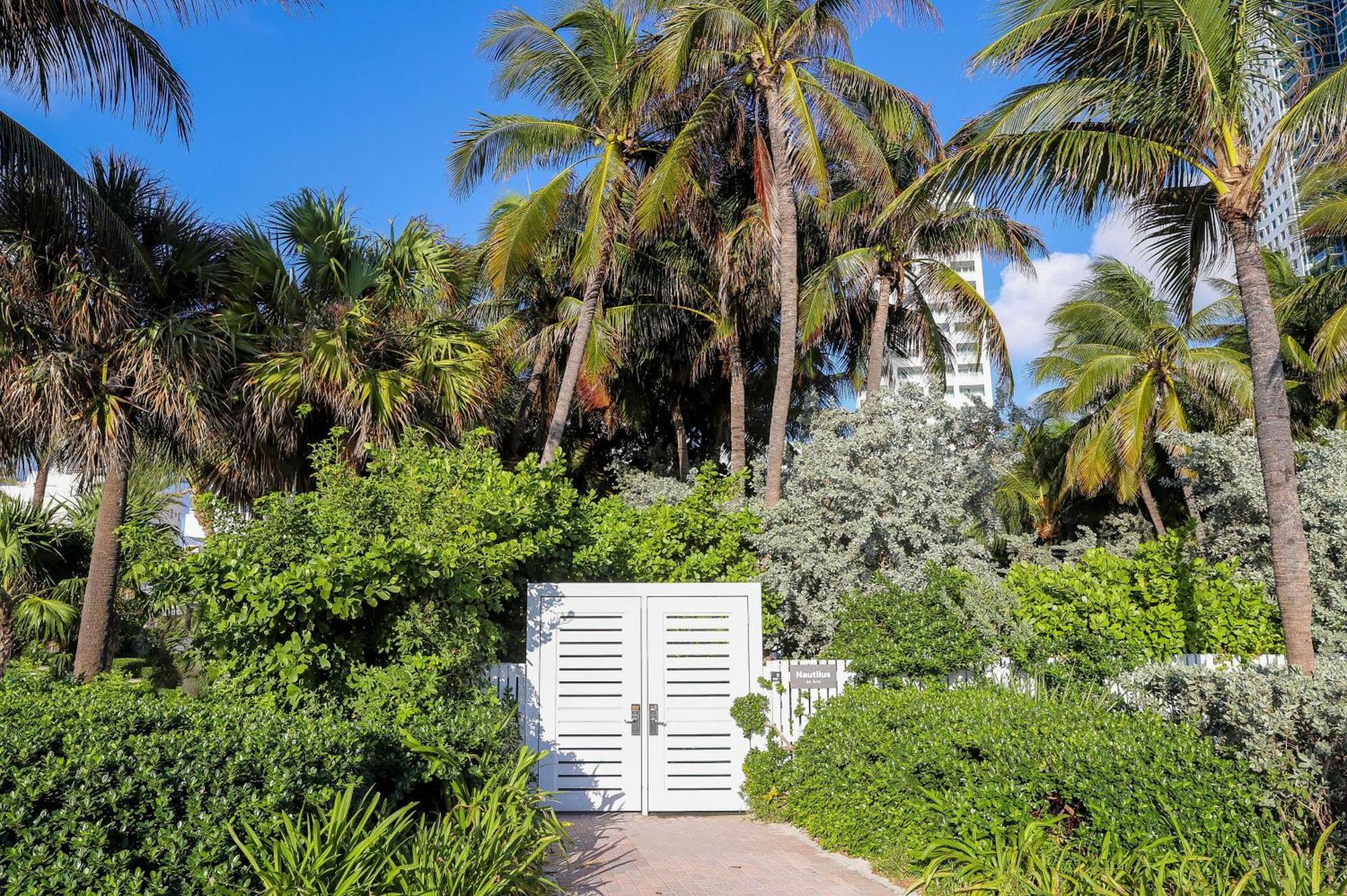 Nautilus Sonesta Miami Beach Exteriér fotografie Entrance to the property
